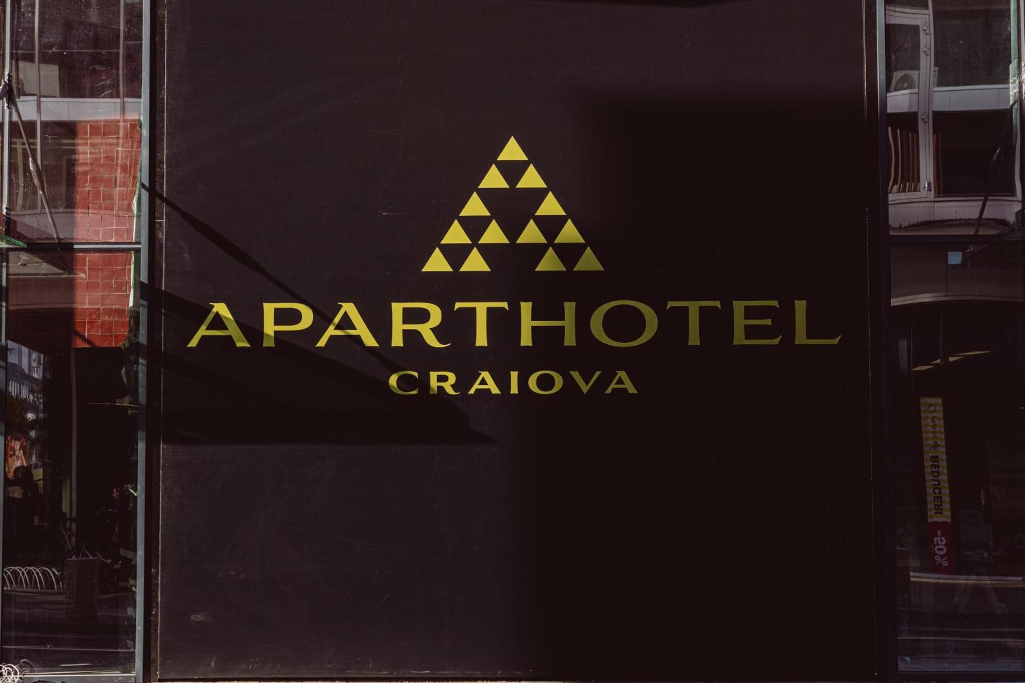 Aparthotel Крайова Экстерьер фото